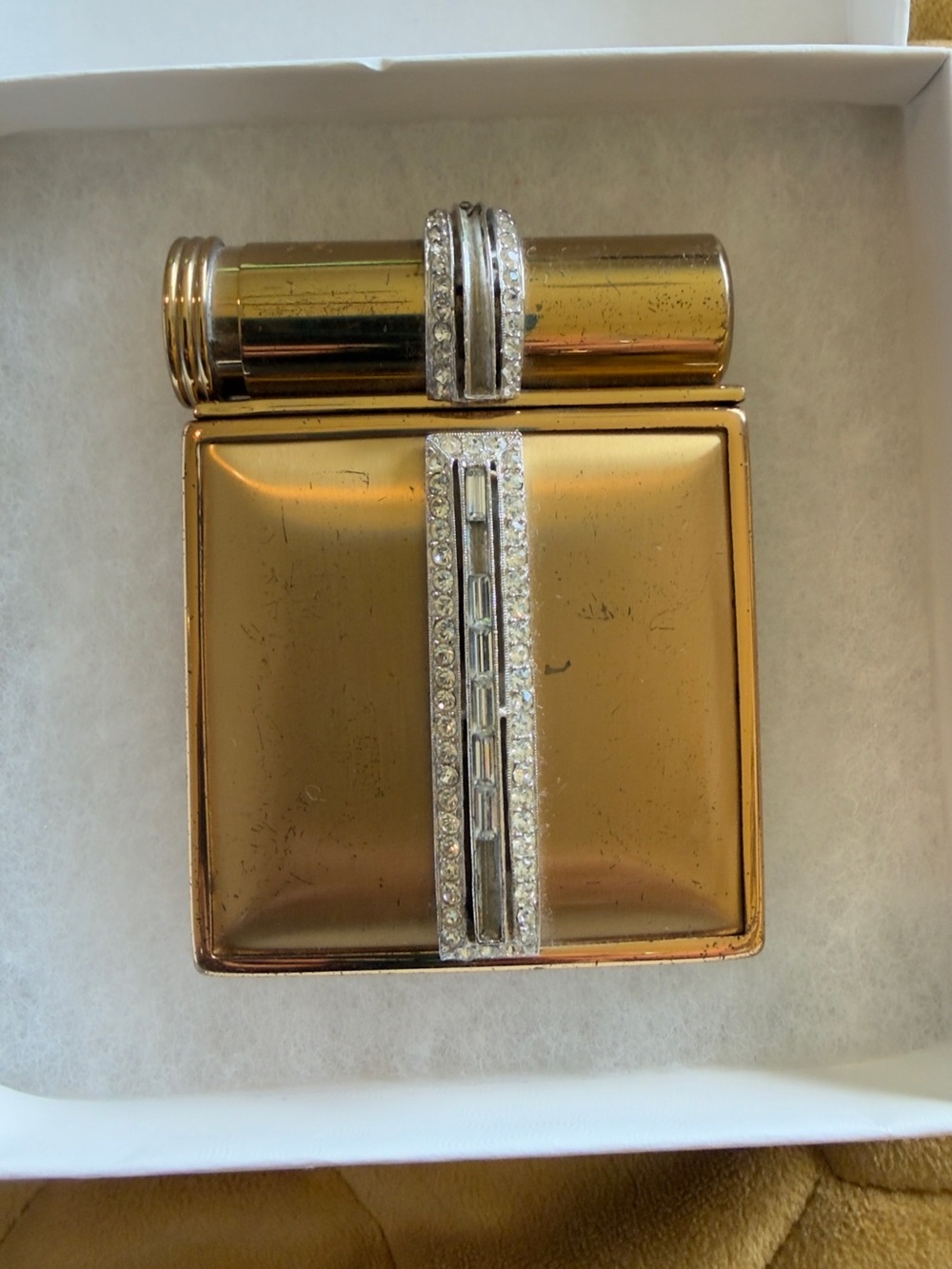 Vintage Hollywood Gold-tone Compact with Rhinestone Accent